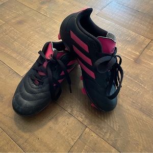Little girl pink/black sports cleats